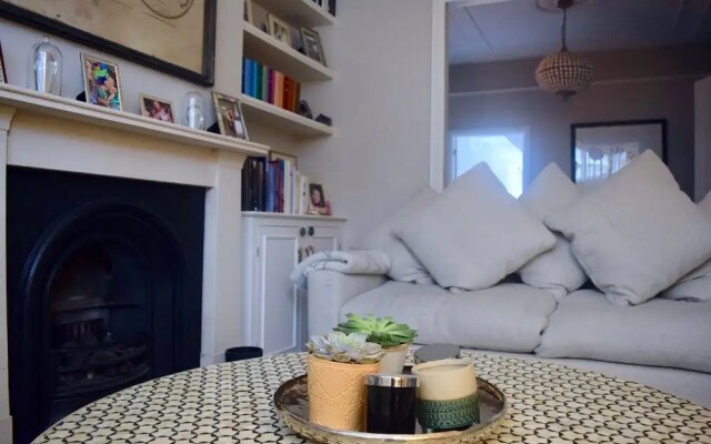 Beautiful 3 Bedroom House In Clapham