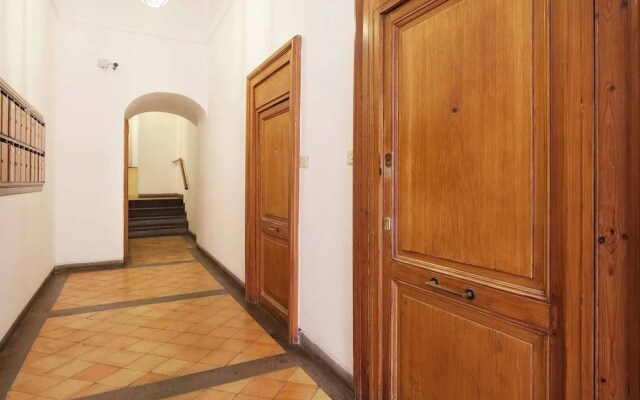 Renoir Small Loft on Giulia Street