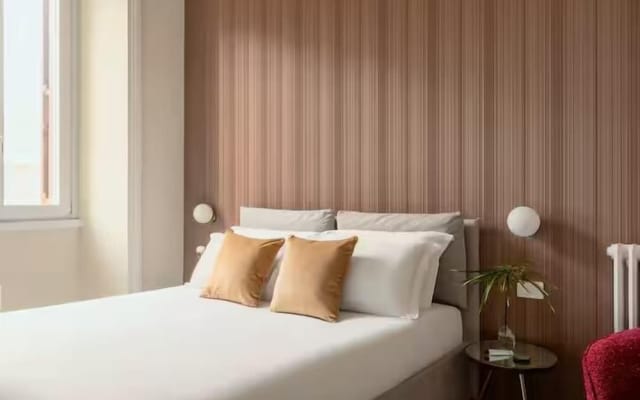 SJR Luxury Apartment Trevi Fountain