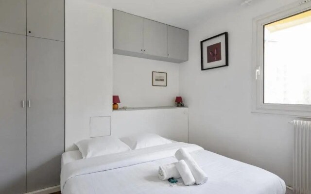 Sunny & quiet 2br near the Eiffel Tower Invalides Beaugrenelle Welkeys