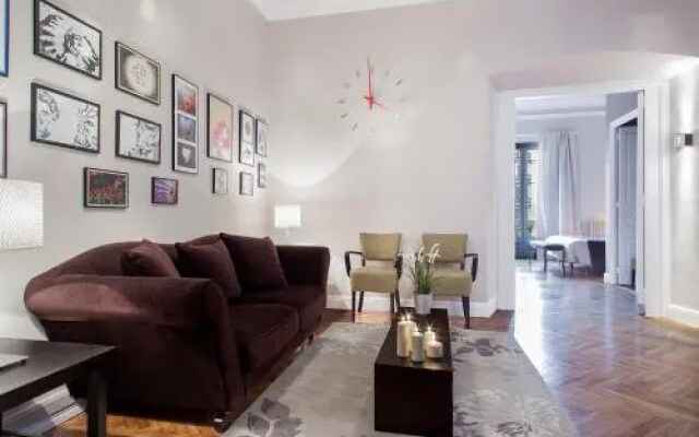 BacHome Gallery B&B