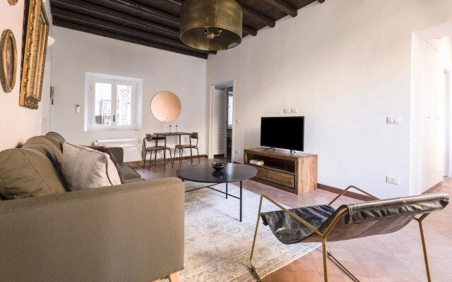 Beautiful Campo de Fiori Suites by Sonder
