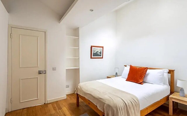 Farringdon Leo Loft
