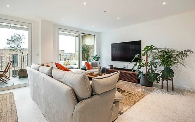 Beautiful Two Bed Property Near Whitechapel