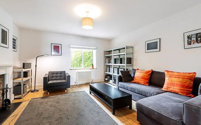 Stylish Chiswick Apartment With a Private Terrace