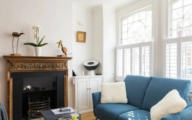 Fabulous 4-Bed House in Fulham with Garden!