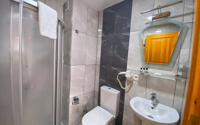 New Cherry Hotel
