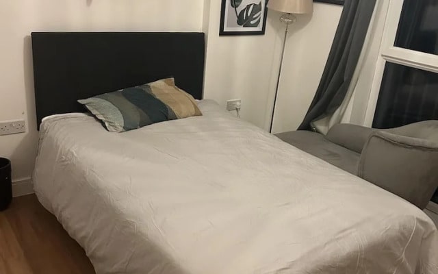 Immaculate 2-bed Apartment in Romford