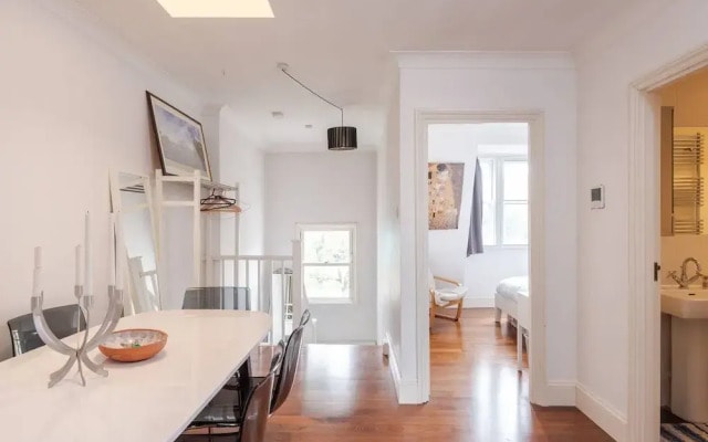 Comfy And Bright 2Br Home In West Kensington Fits 4