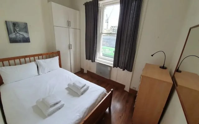 Victorian House 2 Bed 2 Bath Next to Barbican Tube