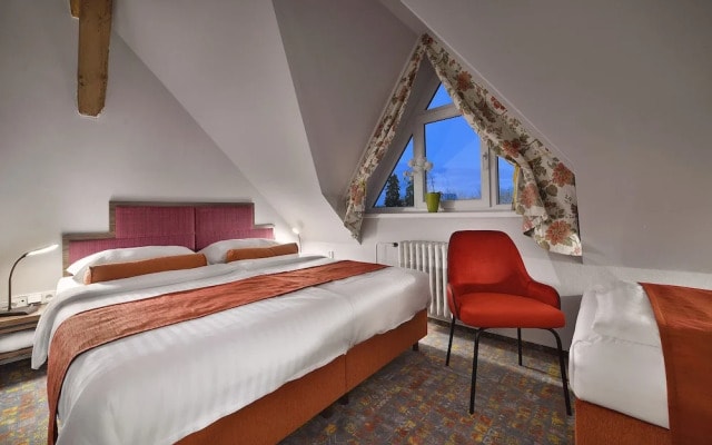 Maximilian Lifestyle Resort