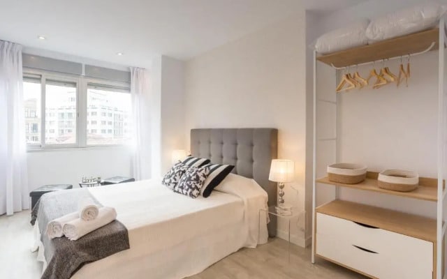 Urbe10 Angel Ganivet 2 Bedrooms Apartment