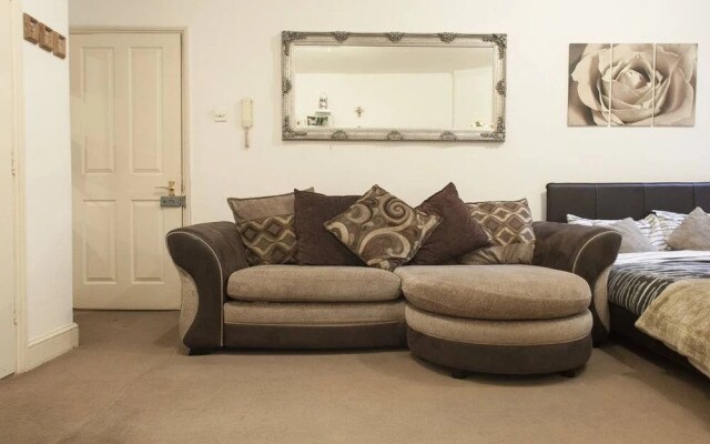 Charming Large Bloomsbury Apartment