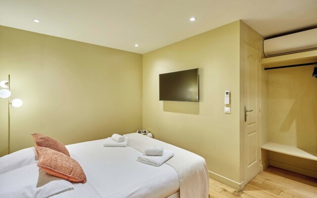 Superb AC Studio Center of Paris