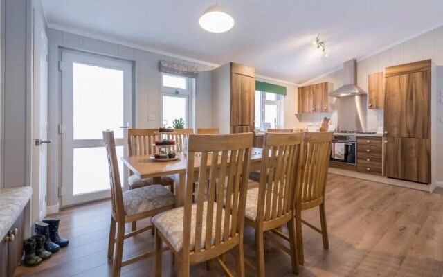 Sure Studio by Best Western Brackenborough Lakes & Resort