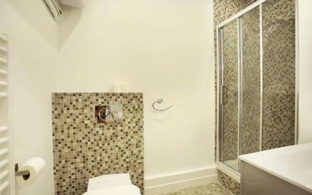 Tracy apartment