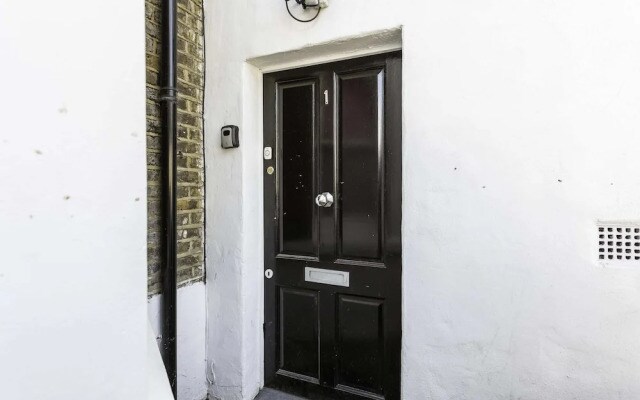 Spacious Clapham Junction Apartment