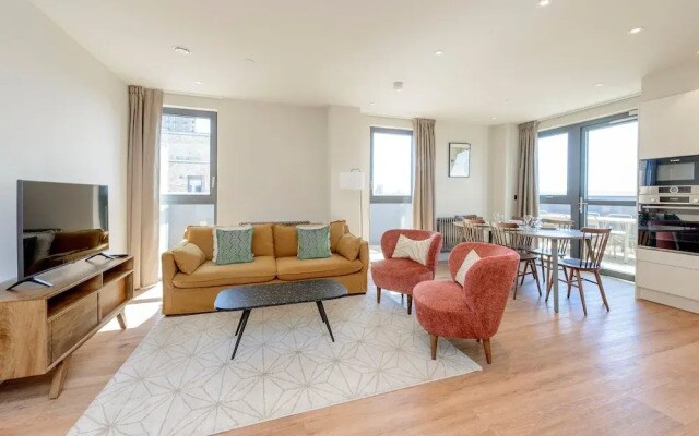 Refined London Haven