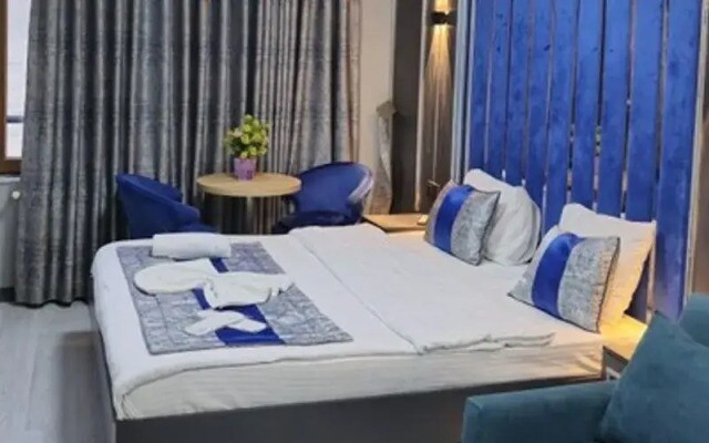 Blue Plus Hotel