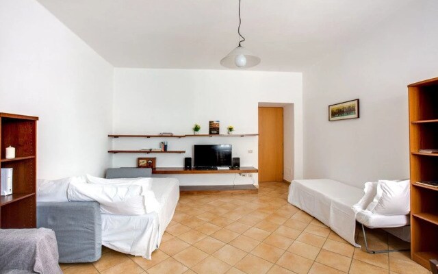 Large and Bright Flat in a Great Area