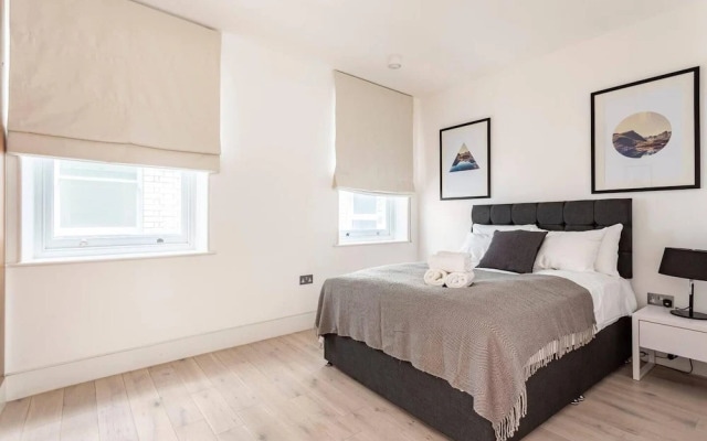Central London - 2 Beds - Sleeps 4 - Lift
