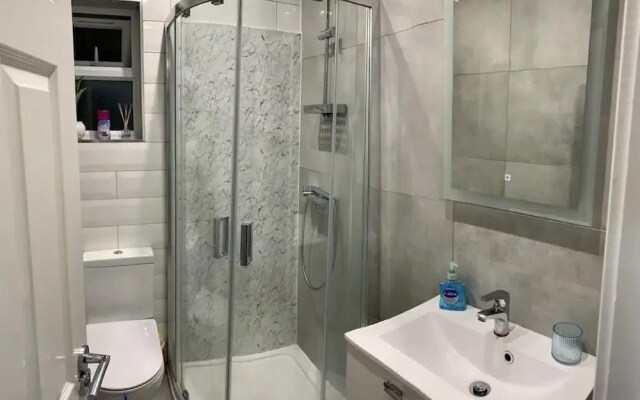 Charming 2-bed Apartment