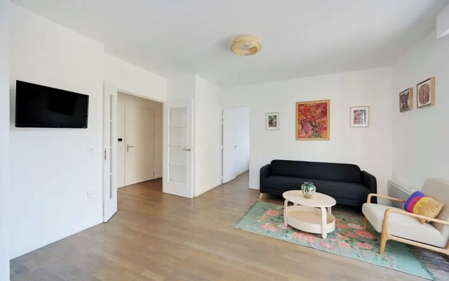 Charming Apartment - 2br-4p- Balcony- Malakoff