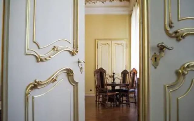 Riverview Old Town Apartment