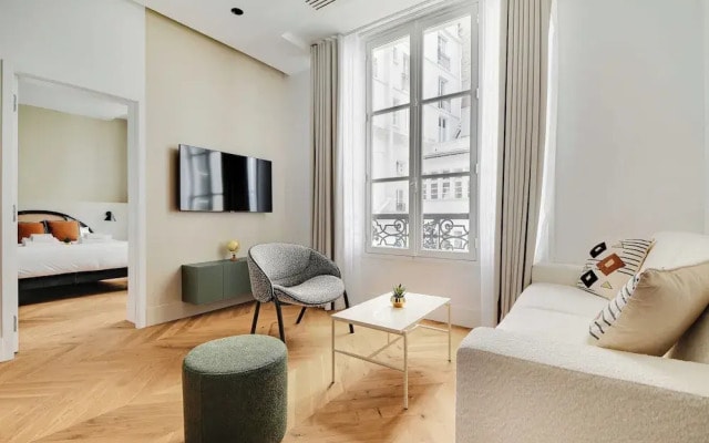 Modern Apartment - 1br/4p - Madeleine