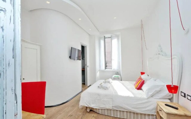 Design Apartment Paulina 300 mt from Colosseum