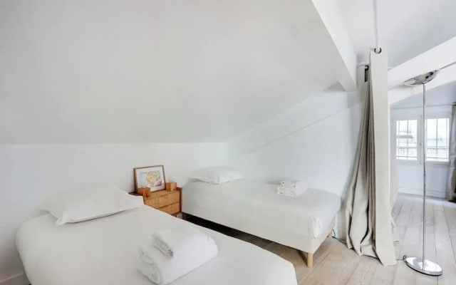 Cozy Apartment & Terrace - 2br/4p - Republique