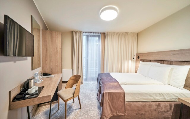 Отель Wellton Riverside Spa 