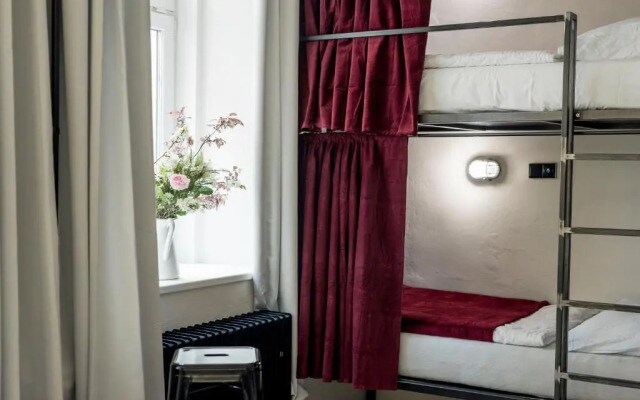 Wake Up Wellness Hostel by goodnite cz
