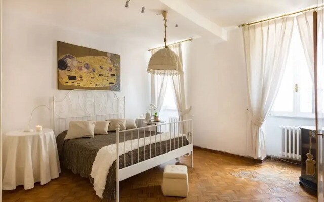 Via Laurina 40 Apartment
