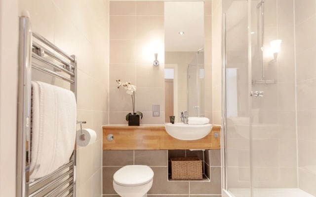 Roomspace Apartments -Marquis Court