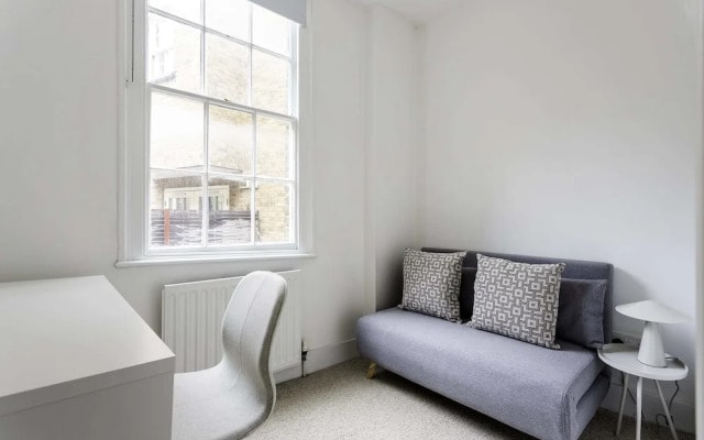 Bright Marylebone Apartment