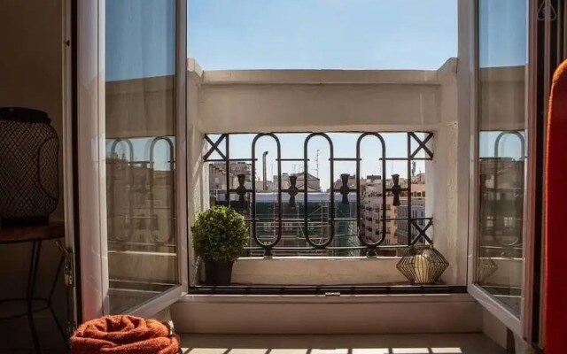Sophisticated 3bed W/balcony 2min to Tube