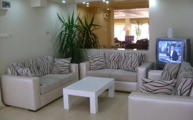 Hotel Ay