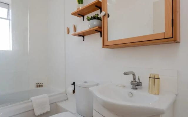 Modern 1BR Flat in Angel/islington, Fits 4