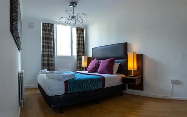 Regent's Park, Sleeps 8, Pet Friendly & Garden