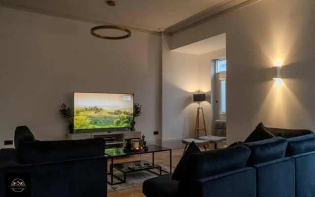 Lovely 3-bed Apartment in Altrincham