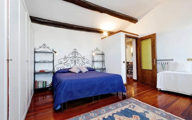 Piazza Mattei Terrace Apartment