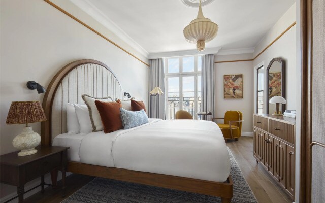 Отель Le Grand Hotel Cayre