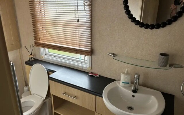 Tranquil Lodge Retreat in Preston Countryside