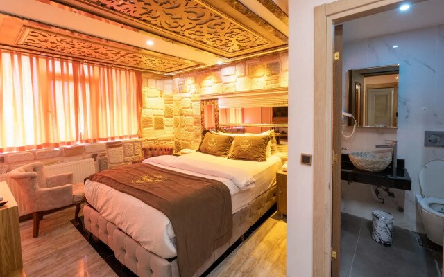 Holiday Business Suit Otel