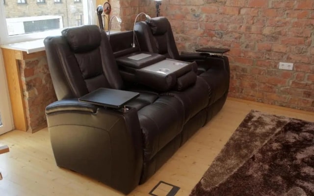 Mini cinema & movie studio with PS5