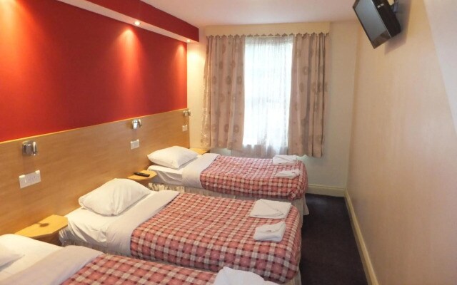 Carlton Hotel