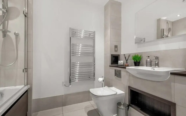 Two Bedroom Apartment in Hackney Wick