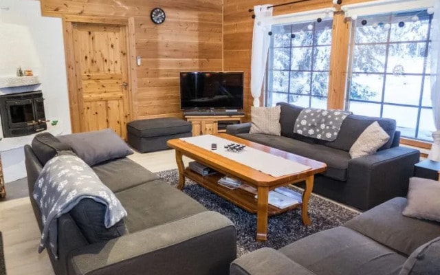 Holiday Home Huvihovi