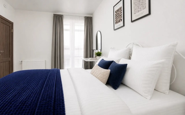 Vegas apartments (Вегас апартментс) на улице Александра Хохлова 7
